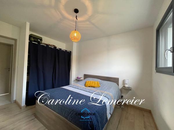 Maison à vendre 4 pièces (72)Maison contemporaine à toit plat 98 m² habitables, 3 chambres, terrain de 700 m², piscine chauffée