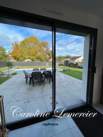Maison à vendre 4 pièces (72)Maison contemporaine à toit plat 98 m² habitables, 3 chambres, terrain de 700 m², piscine chauffée