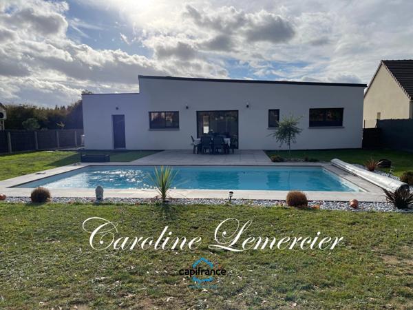 Maison à vendre 4 pièces (72)Maison contemporaine à toit plat 98 m² habitables, 3 chambres, terrain de 700 m², piscine chauffée