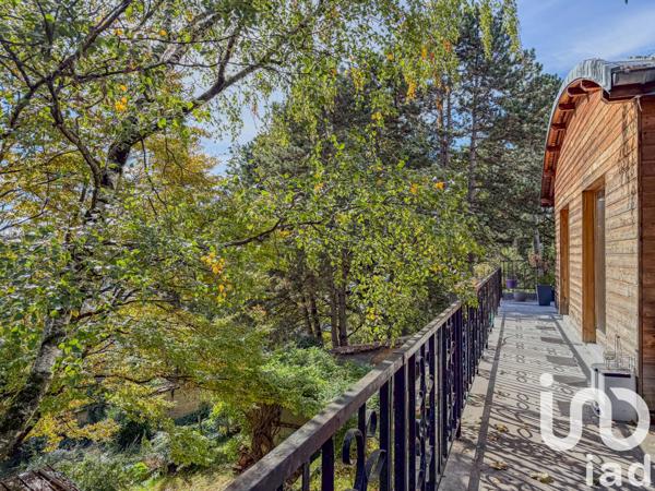 Maison à vendre 8 pièces 213 m² Lyon 9