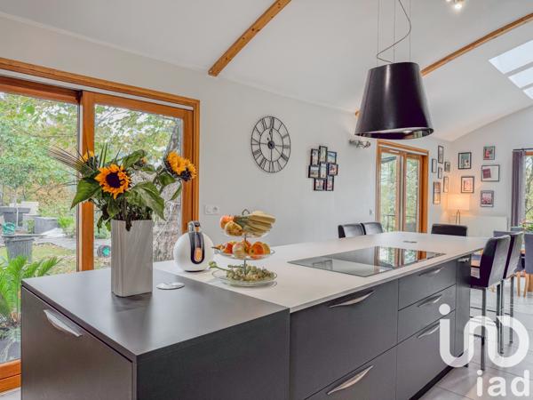 Maison à vendre 8 pièces 213 m² Lyon 9