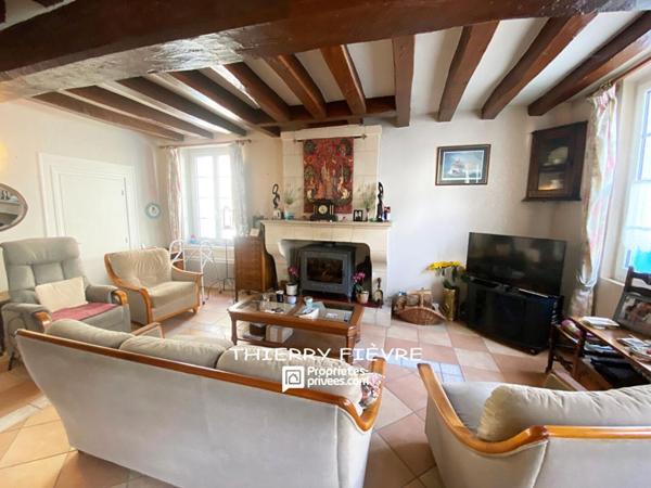CHOUZÉ SUR LOIRE - 37140 - Maison de 110 m2 ( 2 chambres)  sur 1 terrain de 40 m2 sur les quais de Loire