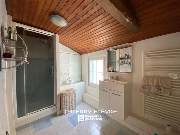 CHOUZÉ SUR LOIRE - 37140 - Maison de 110 m2 ( 2 chambres)  sur 1 terrain de 40 m2 sur les quais de Loire