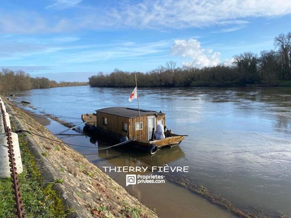 CHOUZÉ SUR LOIRE - 37140 - Maison de 110 m2 ( 2 chambres)  sur 1 terrain de 40 m2 sur les quais de Loire