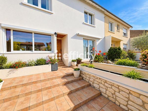 Maison
         5 pièces
        - 128 m² Exclusivité 333 000 € *