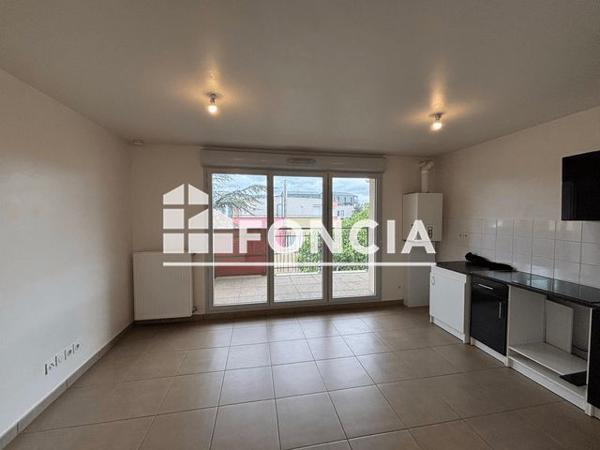 Location Appartement 2 pièces 35.58 m² - 101 BOULEVARD DE L EUROPE Pierre Benite 69310