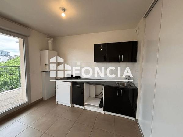 Location Appartement 2 pièces 35.58 m² - 101 BOULEVARD DE L EUROPE Pierre Benite 69310