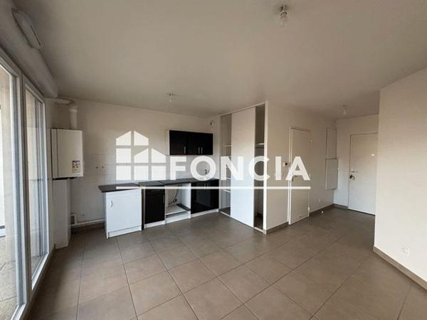 Location Appartement 2 pièces 35.58 m² - 101 BOULEVARD DE L EUROPE Pierre Benite 69310