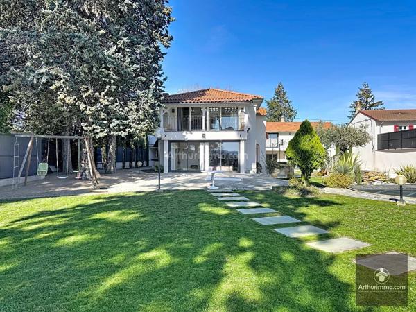 Vente Maison 8 pièces 270 m2 à Riorges