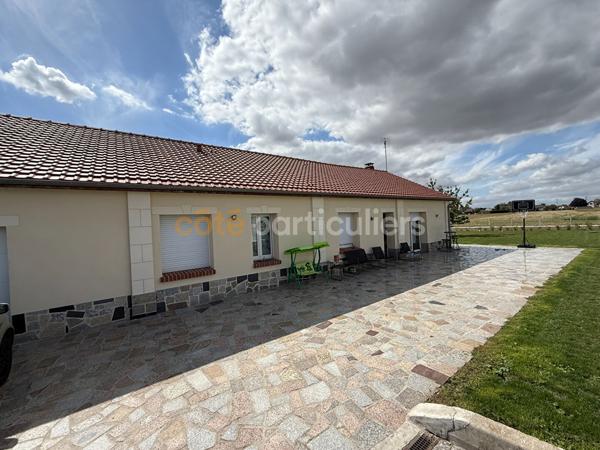 Vente
                Maison339,79 m² - 1 Pièce -
                    MUILLE VILLETTE (80400)