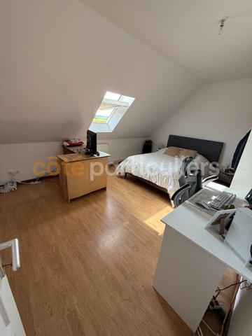 Vente
                Maison339,79 m² - 1 Pièce -
                    MUILLE VILLETTE (80400)