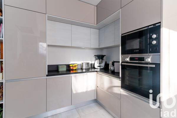 Maison à vendre 6 pièces 135 m² Condé-Sainte-Libiaire