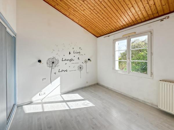 Maison au calme d'une impasse avec vue dégagée à 500m du bourg