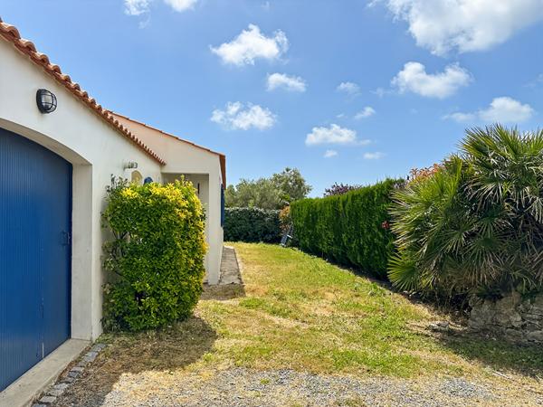 Maison au calme d'une impasse avec vue dégagée à 500m du bourg