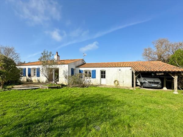 Maison au calme d'une impasse avec vue dégagée à 500m du bourg