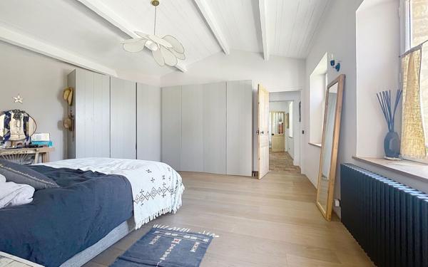 Maison à vendre    6 pièces •  Sainte-Marie-de-Ré