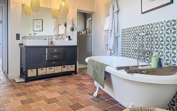 Maison à vendre    6 pièces •  Sainte-Marie-de-Ré