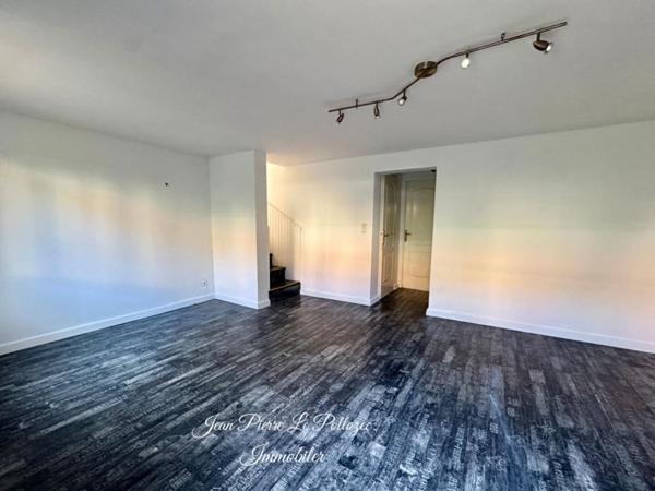 MAISON  4 CHAMBRES AVEC PISCINE