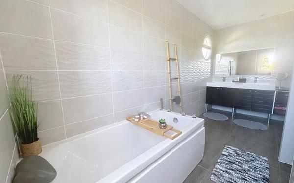 Maison à vendre    5 pièces •  Villelongue-de-la-Salanque