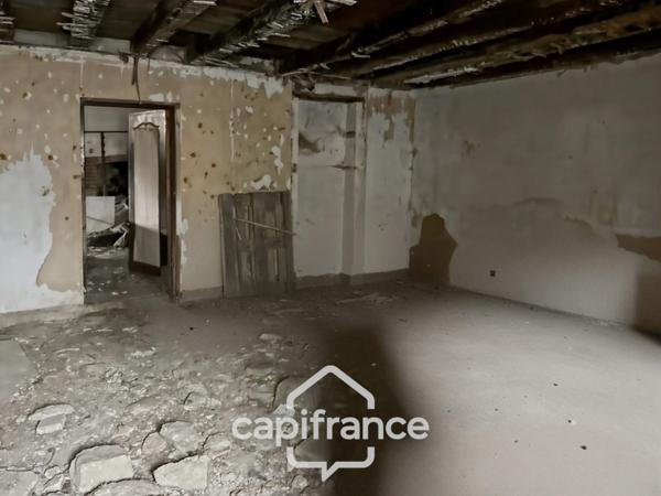 Maison à vendre HURIEL (03) Maison de ville à rénover