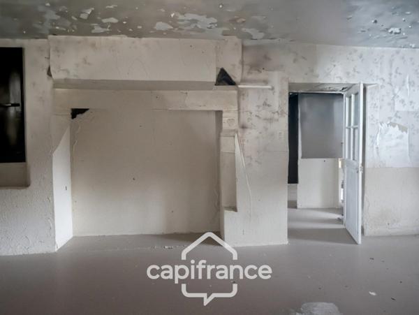 Maison à vendre HURIEL (03) Maison de ville à rénover