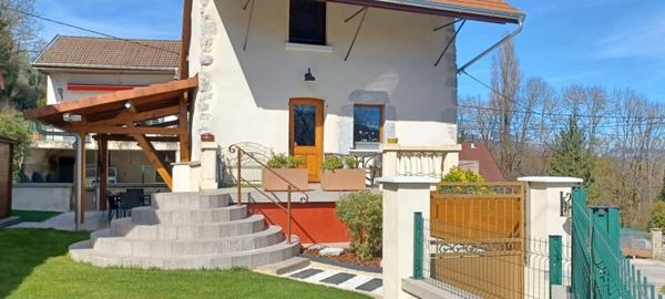 Corbonod (01420) Maison de village