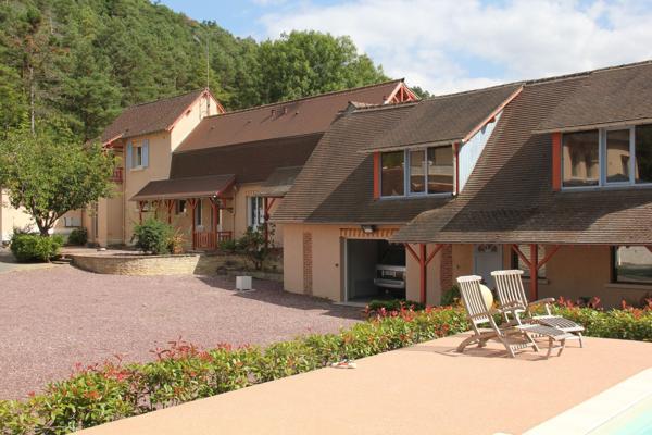 Agréable propriété de la Vallée de l'Eure à 80 km de Paris.