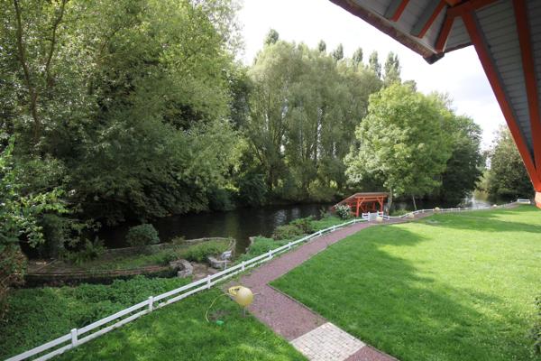 Agréable propriété de la Vallée de l'Eure à 80 km de Paris.