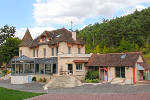 Agréable propriété de la Vallée de l'Eure à 80 km de Paris.