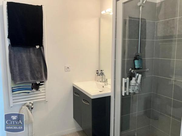 Appartement à louer 3 pièces 61.83m² Tours (37100)