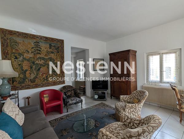 À VENDRE DRAGUIGNAN - Maison de ville avec terrasse sur les toits et double garage - Rare en centre-ville