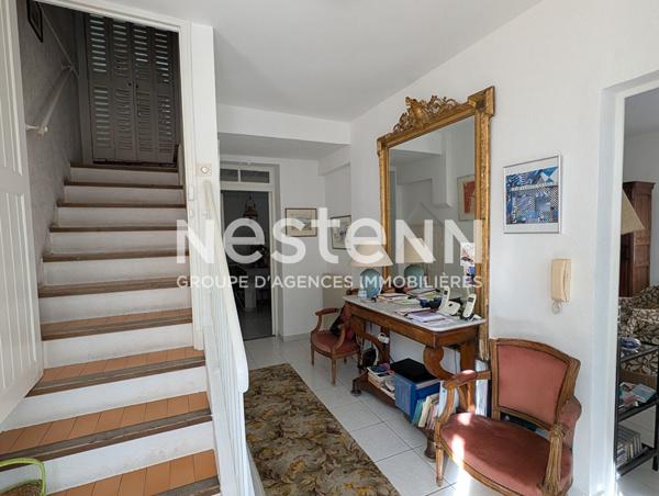 À VENDRE DRAGUIGNAN - Maison de ville avec terrasse sur les toits et double garage - Rare en centre-ville