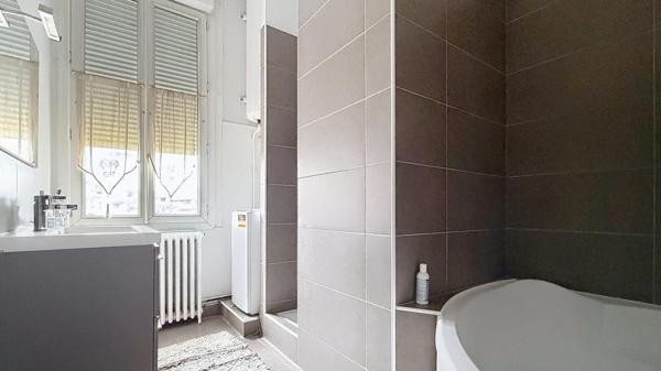 Maison 4 chambres 140 M2 avec cave