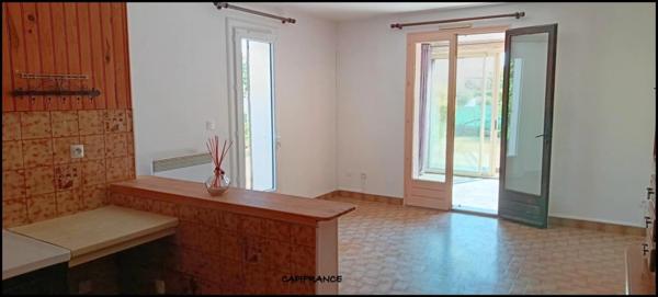 DIGNE-LES-BAINS 04000 A VENDRE Maison traditionnelle avec 2 appartements, terrain plat et clos, garage et cave