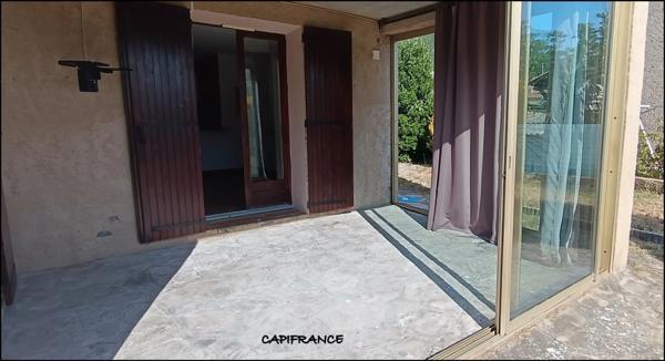 DIGNE-LES-BAINS 04000 A VENDRE Maison traditionnelle avec 2 appartements, terrain plat et clos, garage et cave