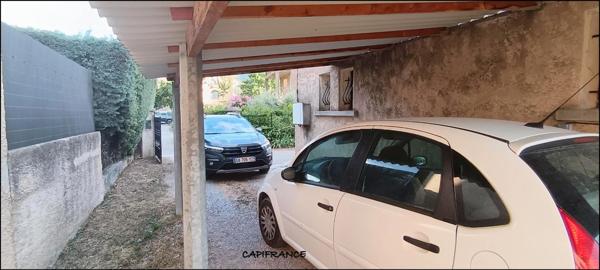 DIGNE-LES-BAINS 04000 A VENDRE Maison traditionnelle avec 2 appartements, terrain plat et clos, garage et cave