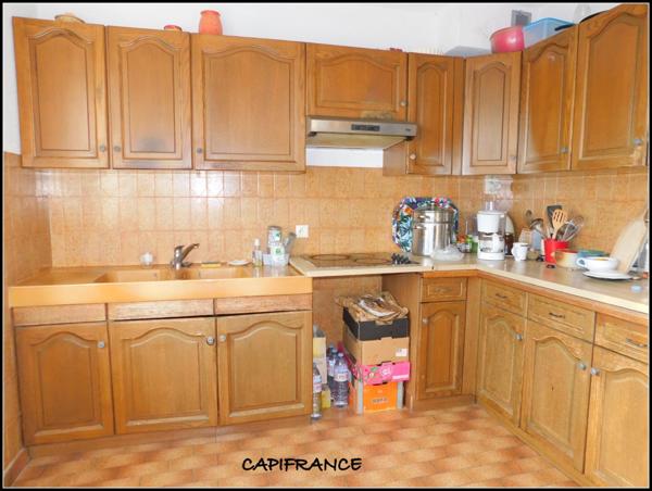 DIGNE-LES-BAINS 04000 A VENDRE Maison traditionnelle avec 2 appartements, terrain plat et clos, garage et cave