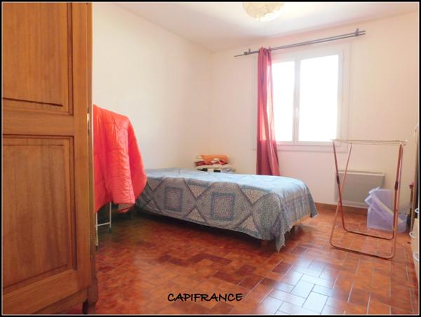 DIGNE-LES-BAINS 04000 A VENDRE Maison traditionnelle avec 2 appartements, terrain plat et clos, garage et cave