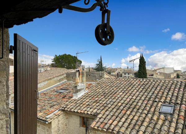 Maison à vendre    5 pièces •  Uzès