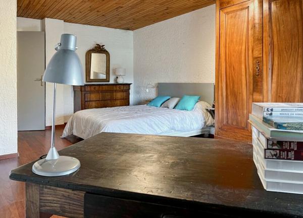 Maison à vendre    5 pièces •  Uzès