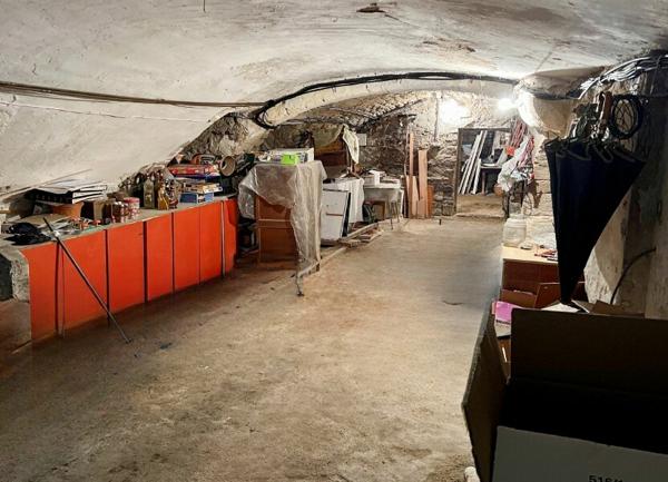 Maison à vendre    5 pièces •  Uzès