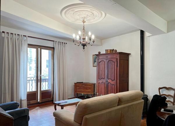 Maison à vendre    5 pièces •  Uzès