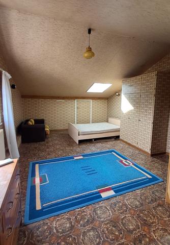 GAILLAC SUD- Maison en demi- niveau avec grand terrain plat cloturé et garages - hangars