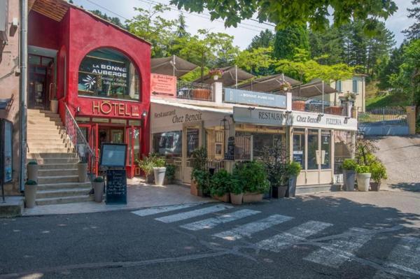 HOTEL RESTAURANT à VENDRE à MOUSTIERS SAINTE MARIE (04) HAUTE-PROVENCE - PARC DU VERDON