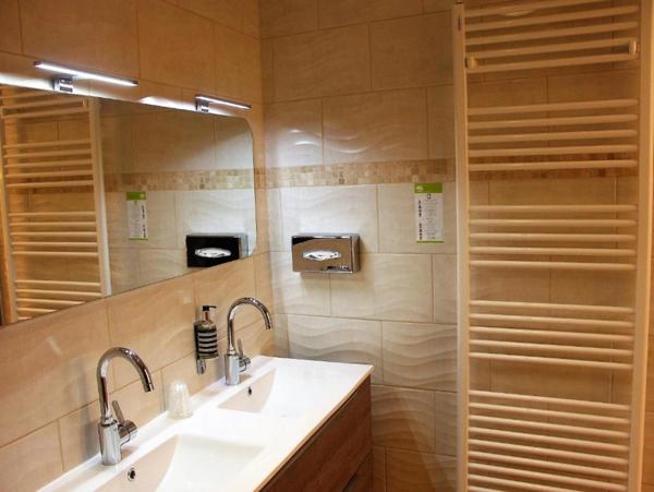 HOTEL RESTAURANT à VENDRE à MOUSTIERS SAINTE MARIE (04) HAUTE-PROVENCE - PARC DU VERDON