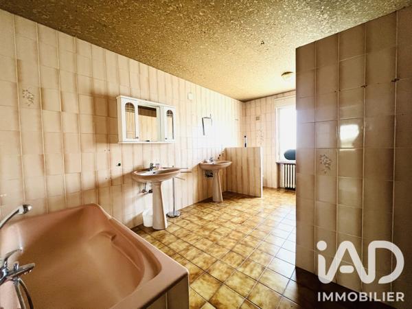 Immeuble à vendre 250 m² Hundling