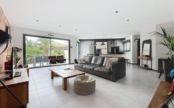 Maison à vendre    5 pièces •  La Rochelle