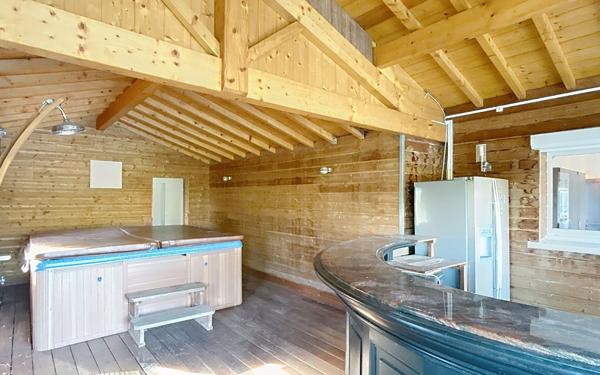 Maison à vendre    8 pièces •  Urcuit