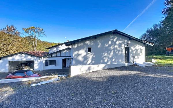 Maison à vendre    8 pièces •  Urcuit