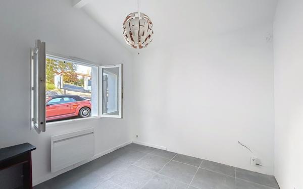 Maison à vendre    8 pièces •  Urcuit